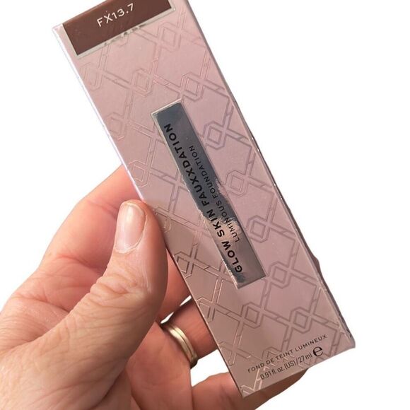 XX Revolution Glow Skin FauXXdation‎ Foundation FX13.7 - Picture 1 of 5